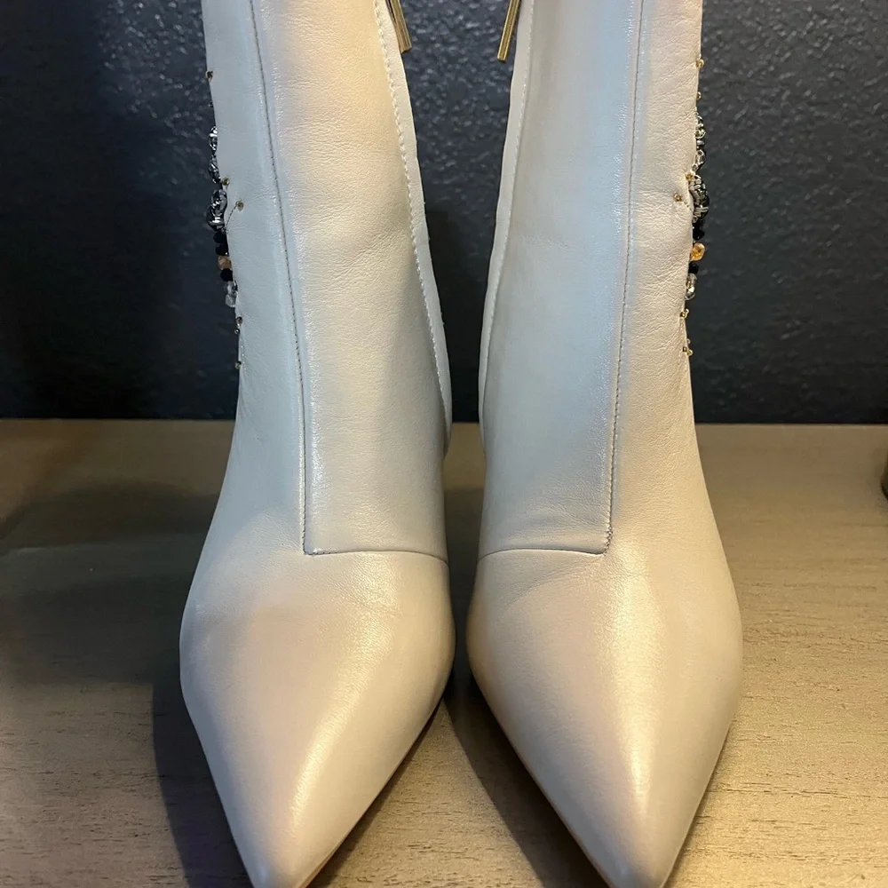 KURT GEIGER stunning boots. Soft leather and in new condition. Bling, Bling!!!! - Picture 4 of 13